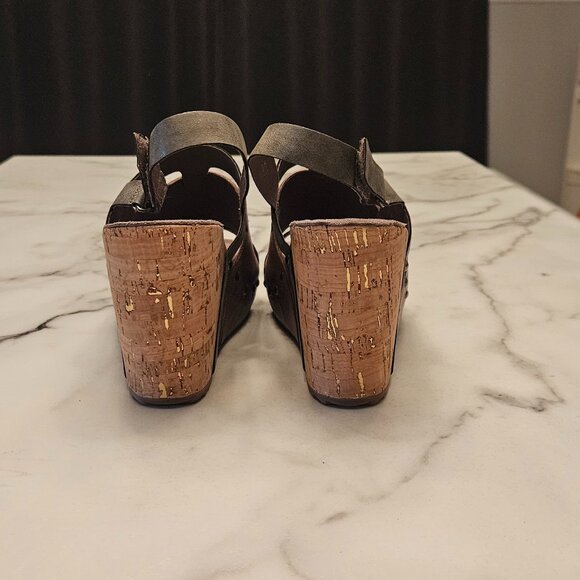 NEW with box Antelope leather wedge sandals size 8 - Picture 2 of 7